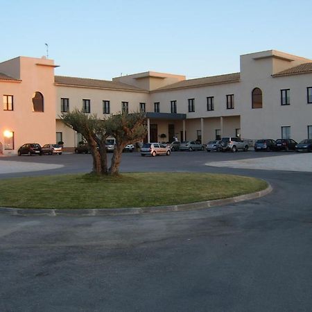 Hotel Maria Jimena 오카나 외부 사진