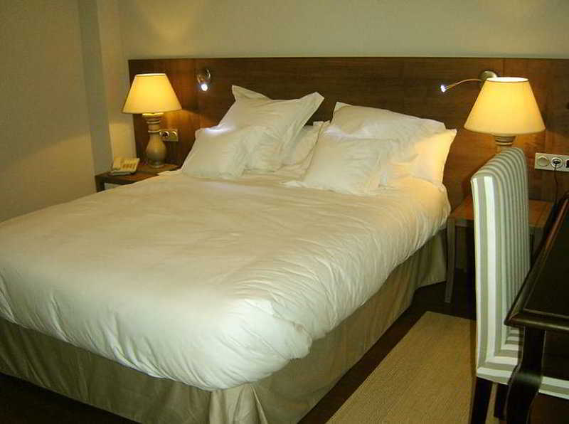 Hotel Maria Jimena 오카나 외부 사진