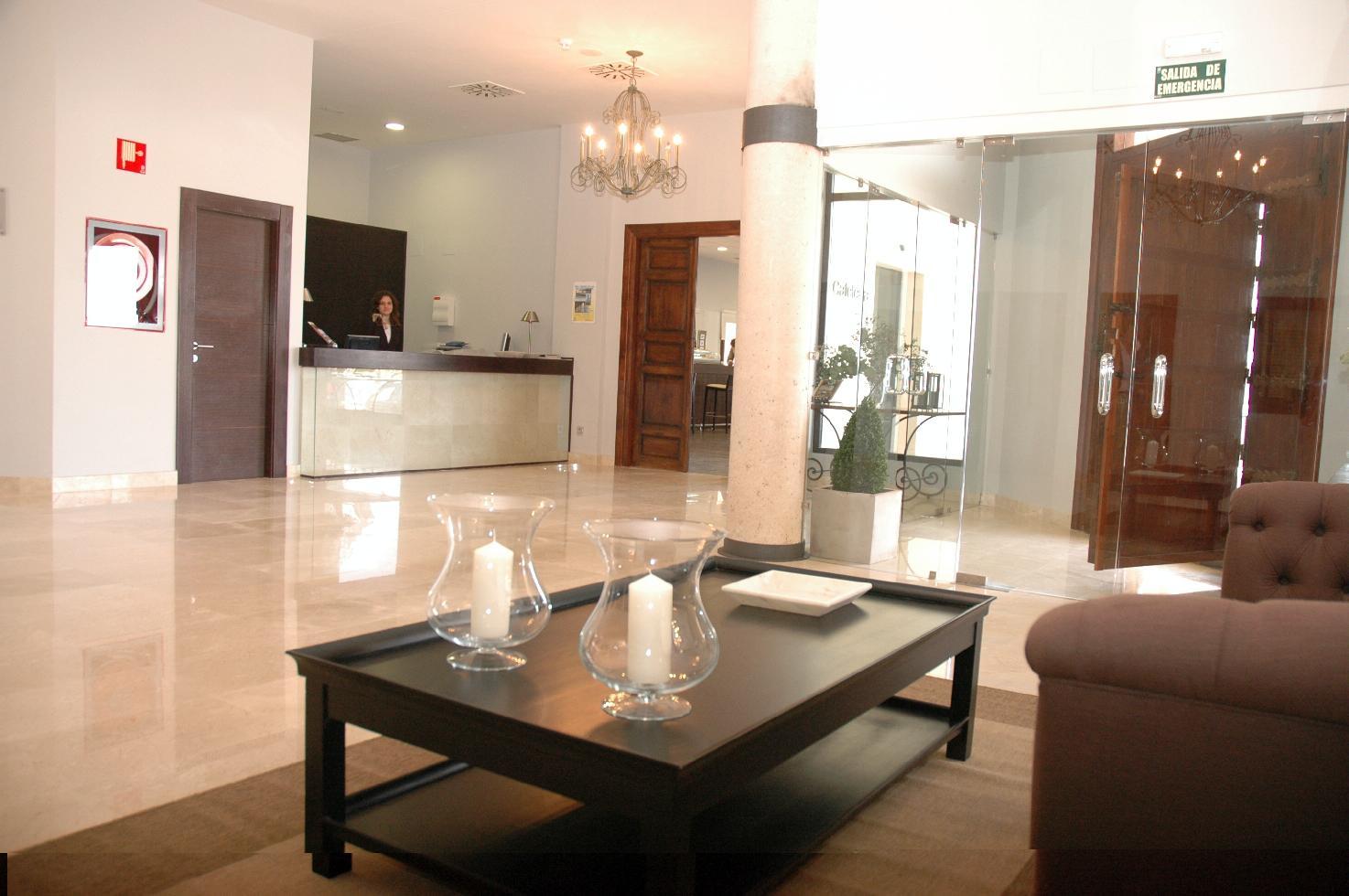 Hotel Maria Jimena 오카나 외부 사진